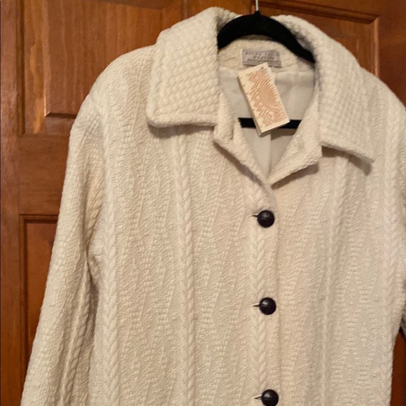 Vintage Boyne Valley Wool
Knit Coat Ivory
Handcrafted Lined Buttons
Pockets Med - Picture 5 of 11